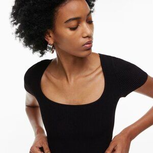 BABATON (Aritzia) L Sculpt Knit Square Neck Top Short Sleeve Ribbed